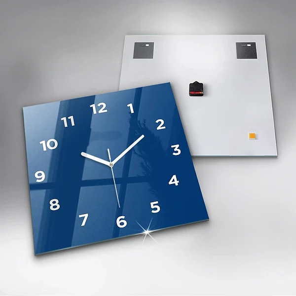 Wanduhr modern quadratisch Farbe blau