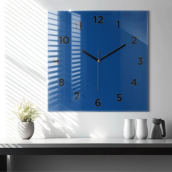 Wanduhr modern quadratisch Farbe blau