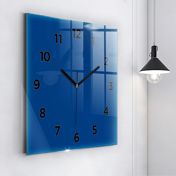 Wanduhr modern quadratisch Farbe blau