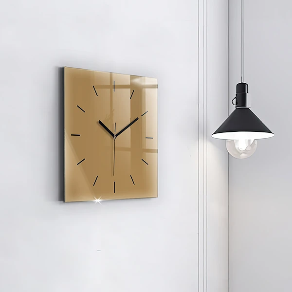 Wanduhr quadratisch Die Farbe Dunkelbeige
