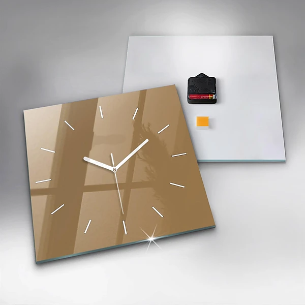 Wanduhr quadratisch Die Farbe Dunkelbeige