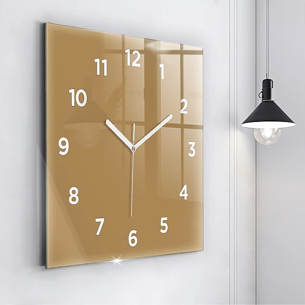 Wanduhr quadratisch Die Farbe Dunkelbeige