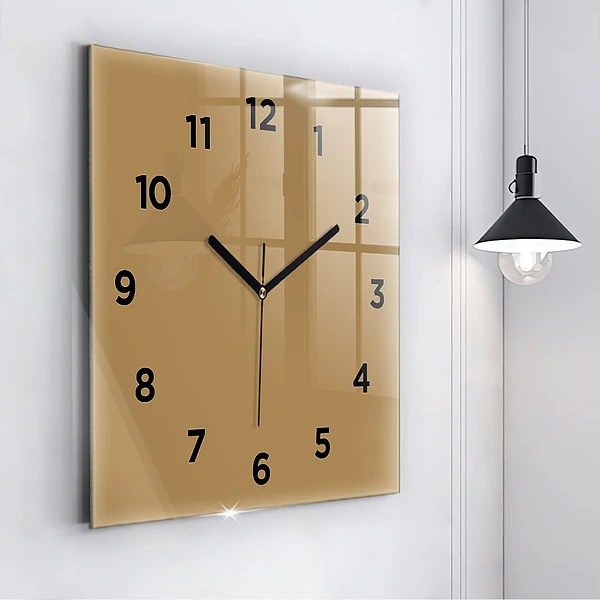 Wanduhr quadratisch Die Farbe Dunkelbeige