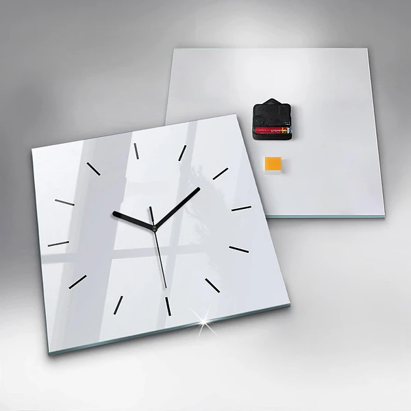Wanduhr quadratisch Farbe dunkelweiß