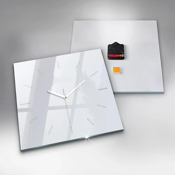 Wanduhr quadratisch Farbe dunkelweiß