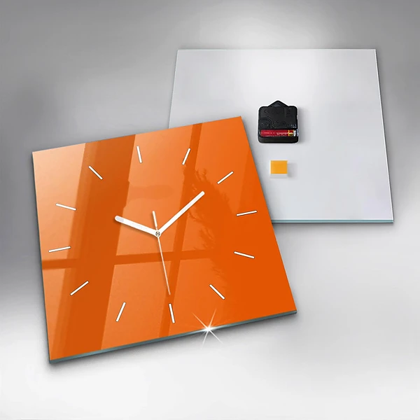 Wanduhr modern quadratisch Farbe orange