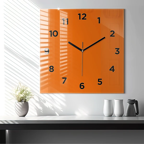 Wanduhr modern quadratisch Farbe orange