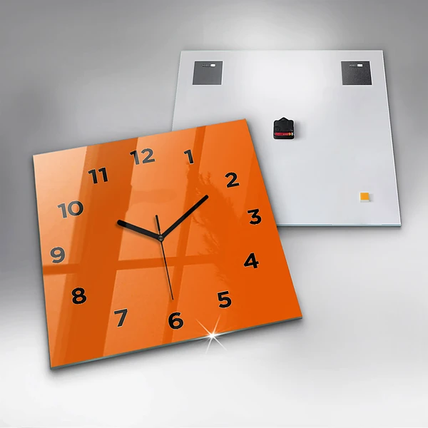 Wanduhr modern quadratisch Farbe orange