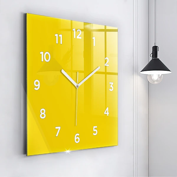 Wanduhr quadratisch Farbe hellgelb