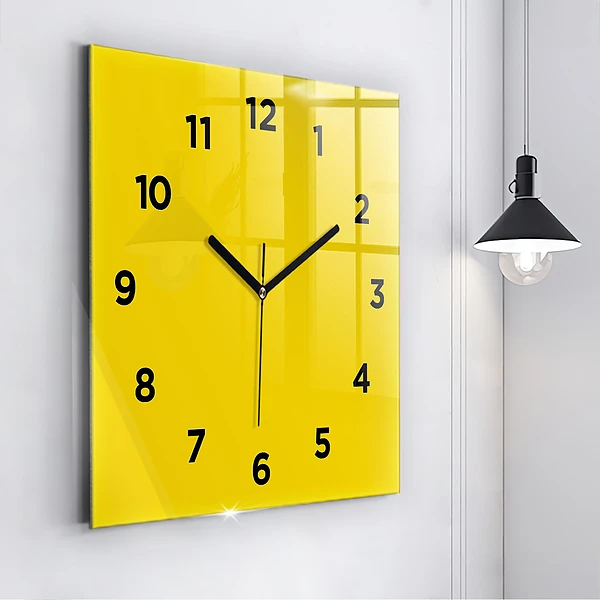 Wanduhr quadratisch Farbe hellgelb