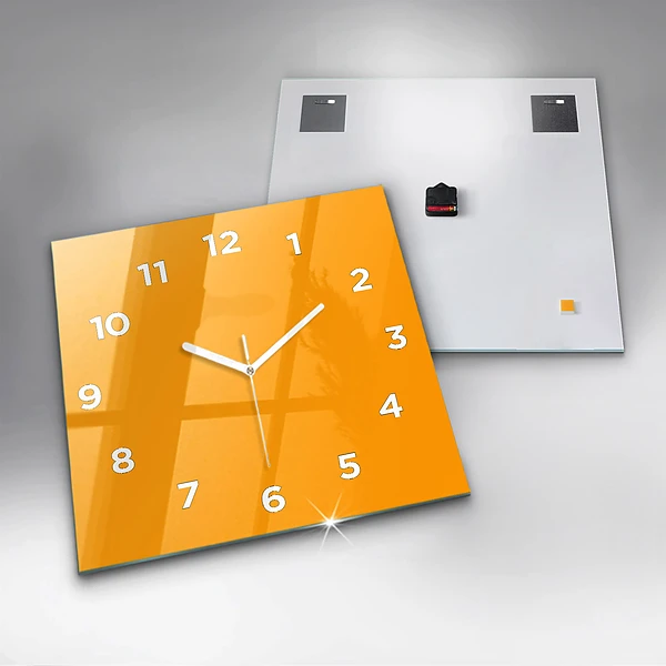Wanduhr modern quadratisch Farbe goldgelb
