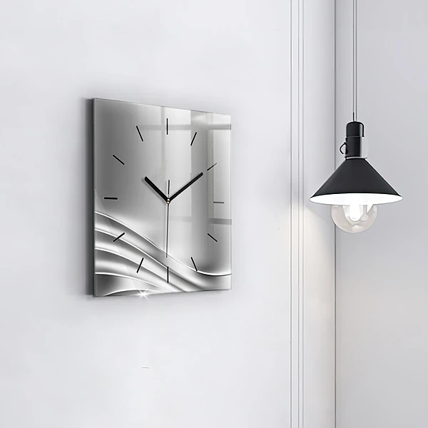Wanduhr modern quadratisch Silberne Abstraktion