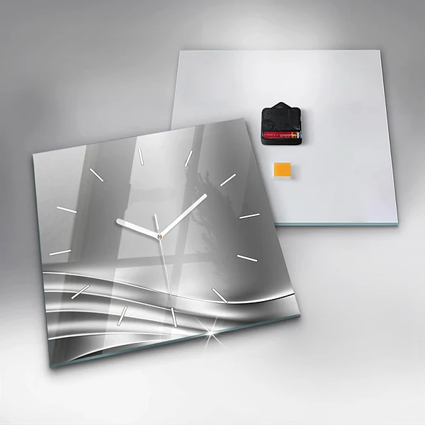 Wanduhr modern quadratisch Silberne Abstraktion