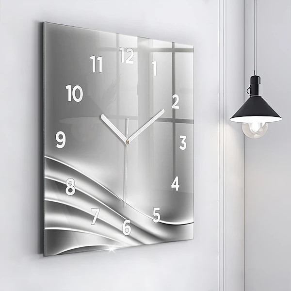 Wanduhr modern quadratisch Silberne Abstraktion