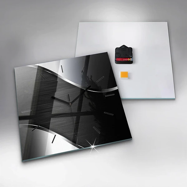 Wanduhr modern quadratisch Schwarze und silberne Linien