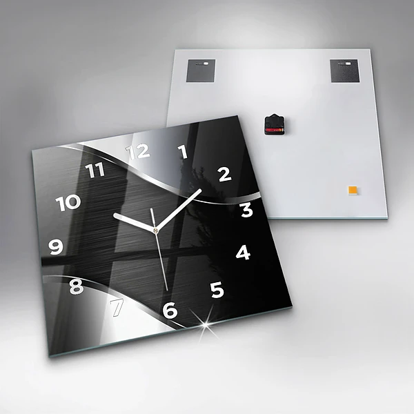 Wanduhr modern quadratisch Schwarze und silberne Linien