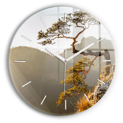 Wanduhr glas rund Baum in den Bergen