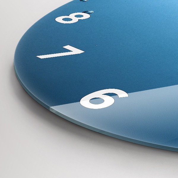 Wanduhr rund Nahaufnahme von Wasser