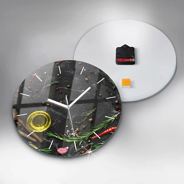 Wanduhr rund mit motiv Gewürze auf der Tischplatte