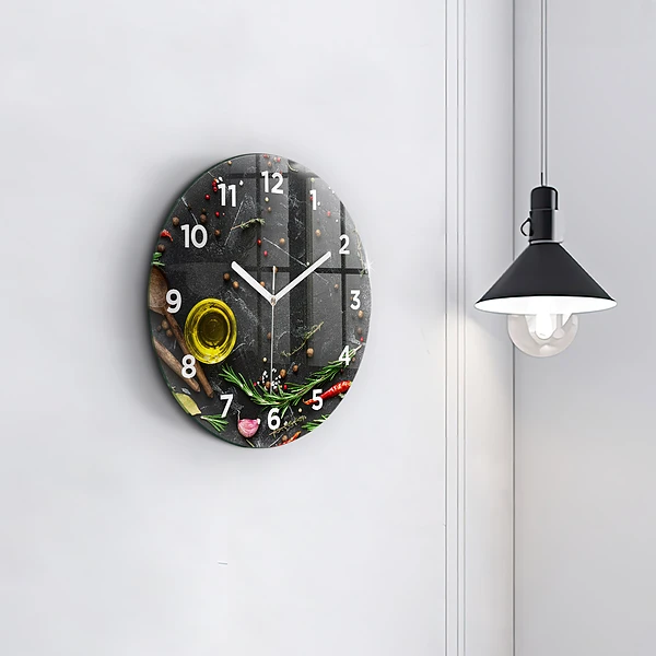 Wanduhr rund mit motiv Gewürze auf der Tischplatte