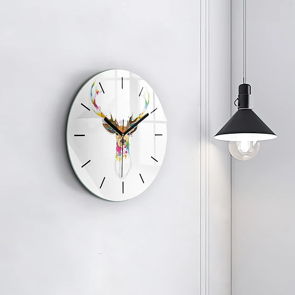 Wanduhr rund mit motiv Kopf eines farbigen Hirsches