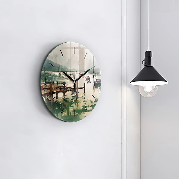 Wanduhr glas rund Fischerboote im Hafen