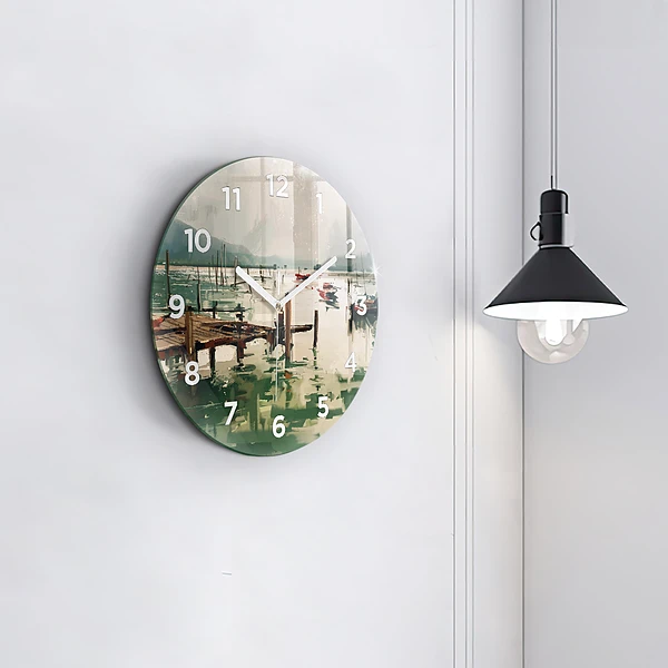 Wanduhr glas rund Fischerboote im Hafen