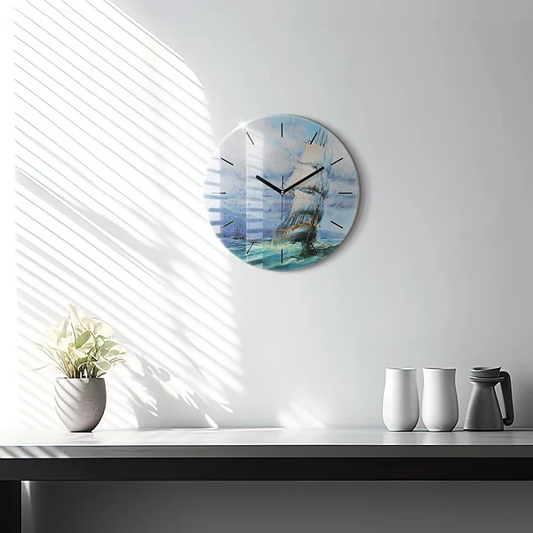 Wanduhr rund Schiff auf dem Wasser