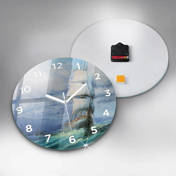 Wanduhr rund Schiff auf dem Wasser