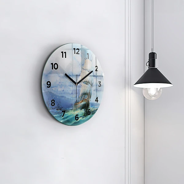 Wanduhr rund Schiff auf dem Wasser