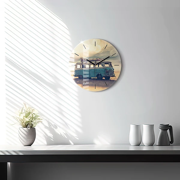 Wanduhr glas rund Camper am Strand