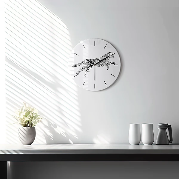Wanduhr glas rund Silhouette eines Panthers