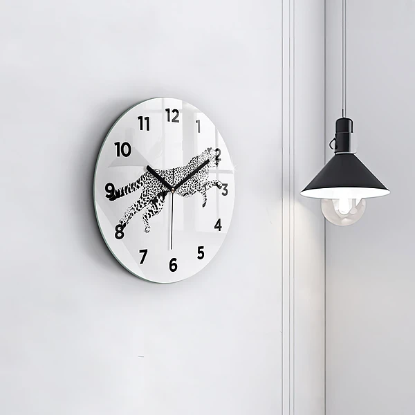 Wanduhr glas rund Silhouette eines Panthers