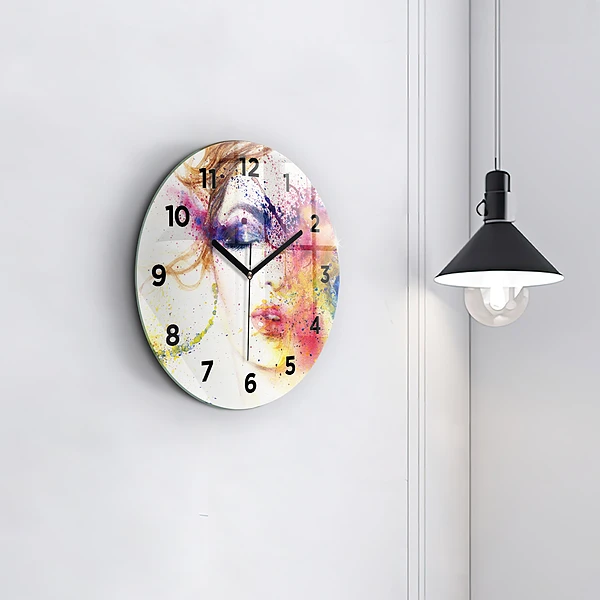 Wanduhr rund mit motiv Porträt einer geheimnisvollen Frau