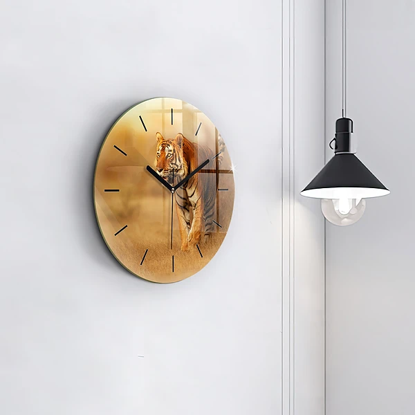 Wanduhr glas rund Tiger jagen