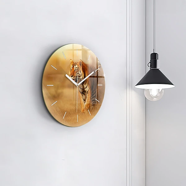 Wanduhr glas rund Tiger jagen