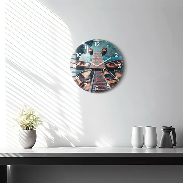 Wanduhr rund Plattform und See
