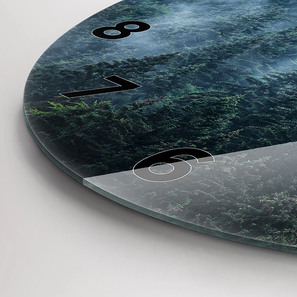Wanduhr rund mit motiv Neblige Berglandschaft