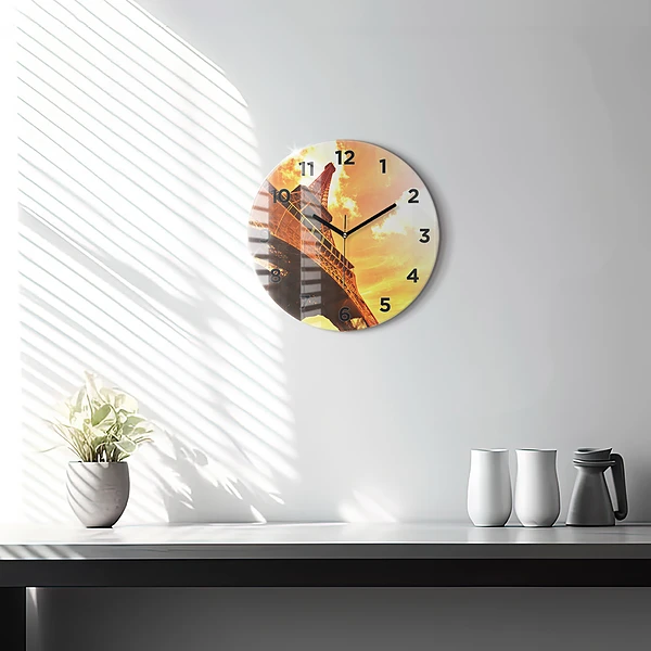 Wanduhr rund Eiffelturm in Paris