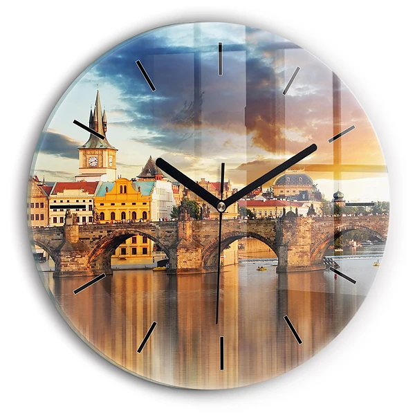 Wanduhr glas rund Panorama über einen Fluss