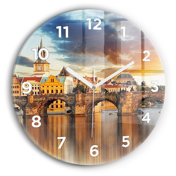 Wanduhr glas rund Panorama über einen Fluss