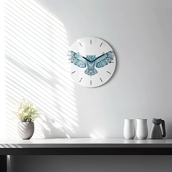 Wanduhr rund Eule im Flug