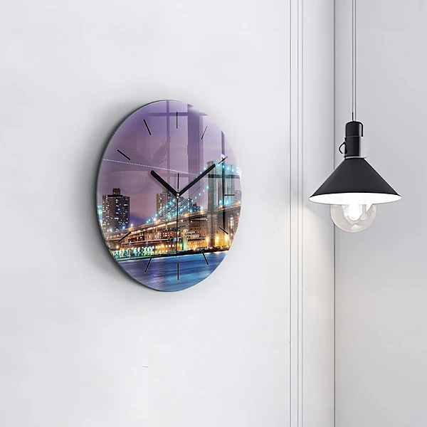 Wanduhr glas rund Brooklyn Bridge und East River