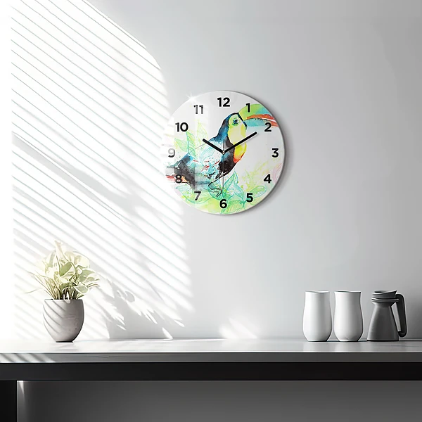 Wanduhr rund mit motiv Tukan im Gras