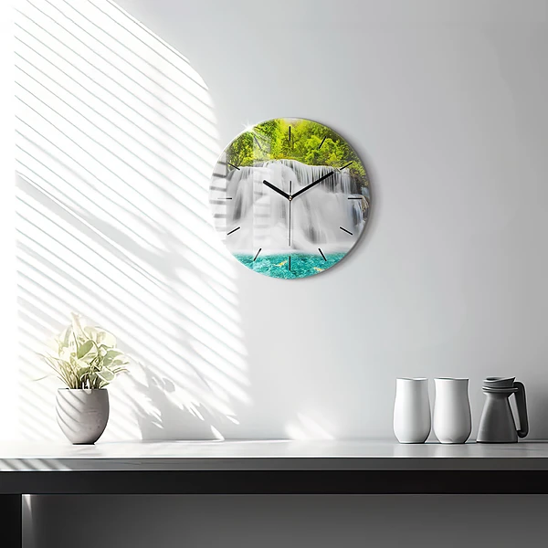 Wanduhr glas rund Wasserfall in Thailand