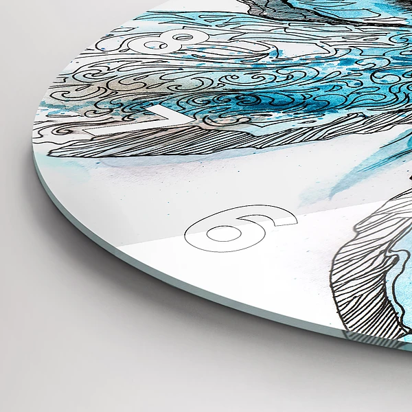 Wanduhr rund mit motiv Gesicht in Form eines Schmetterlings