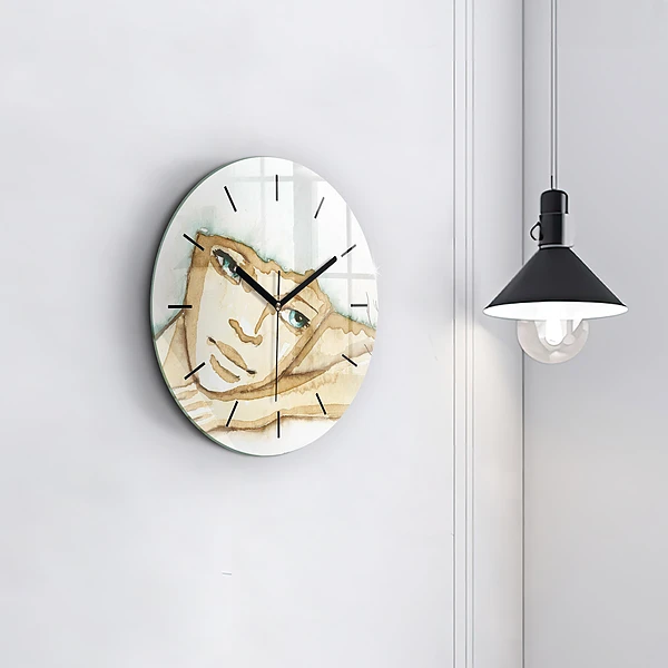 Wanduhr rund Porträt einer Frau