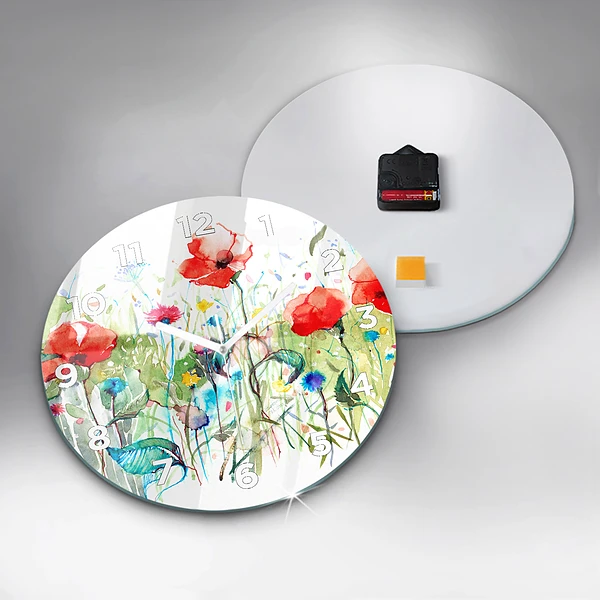 Wanduhr rund Mohnblumen auf einer Wiese
