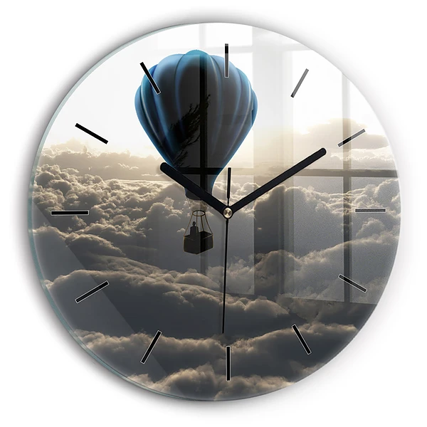 Wanduhr rund Luftballon am Himmel