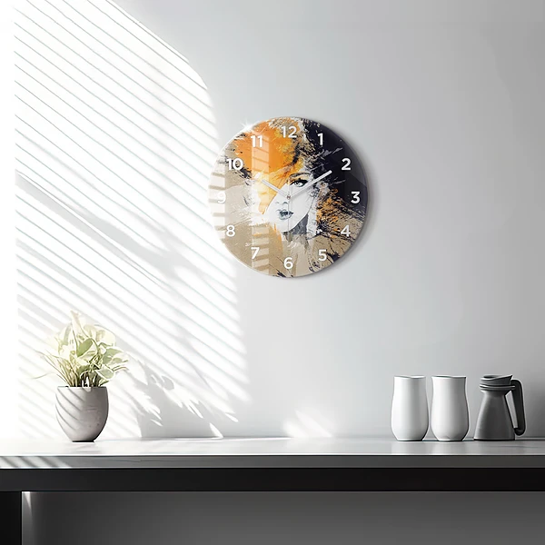 Wanduhr rund mit motiv Portrait einer Frau abstrakt